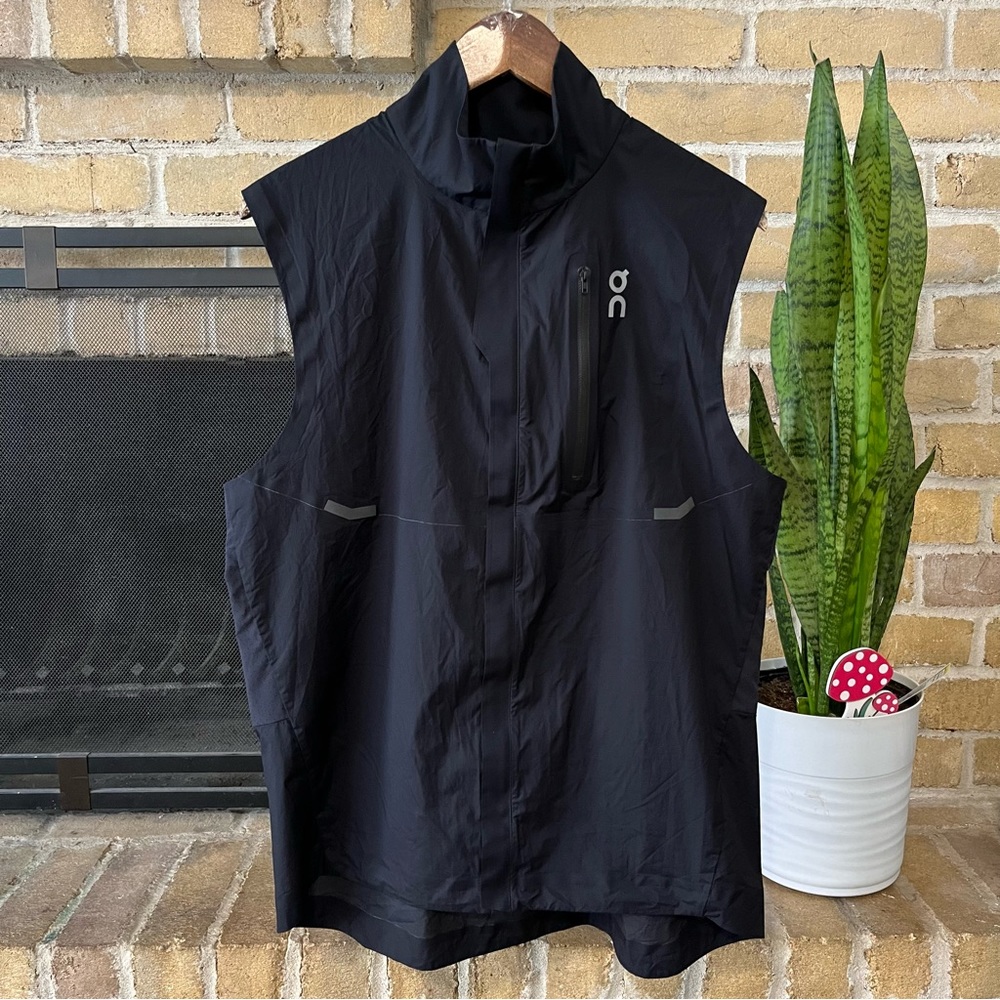 On Cloud Mens Running Weather Vest Black Size XL